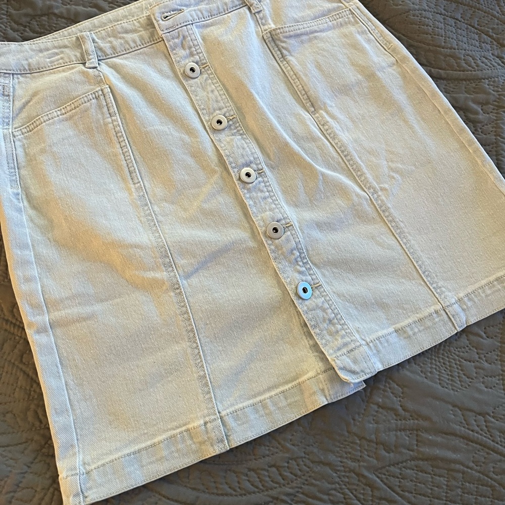 Button down denim skirt size 8